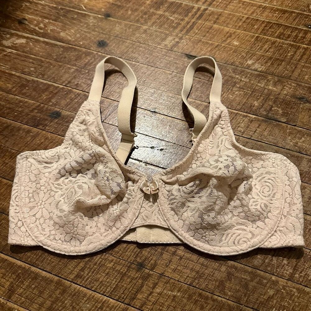 Wacoal retro chic full figure lacy unlined nude 34D sexy bra
